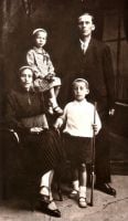 Dvosja Asimov, husband Boris Katz, David & Sofia Katz. abt. 1930