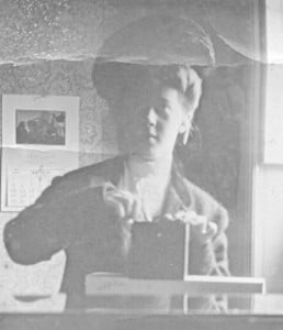 Edna Valentine selfie circa 1905