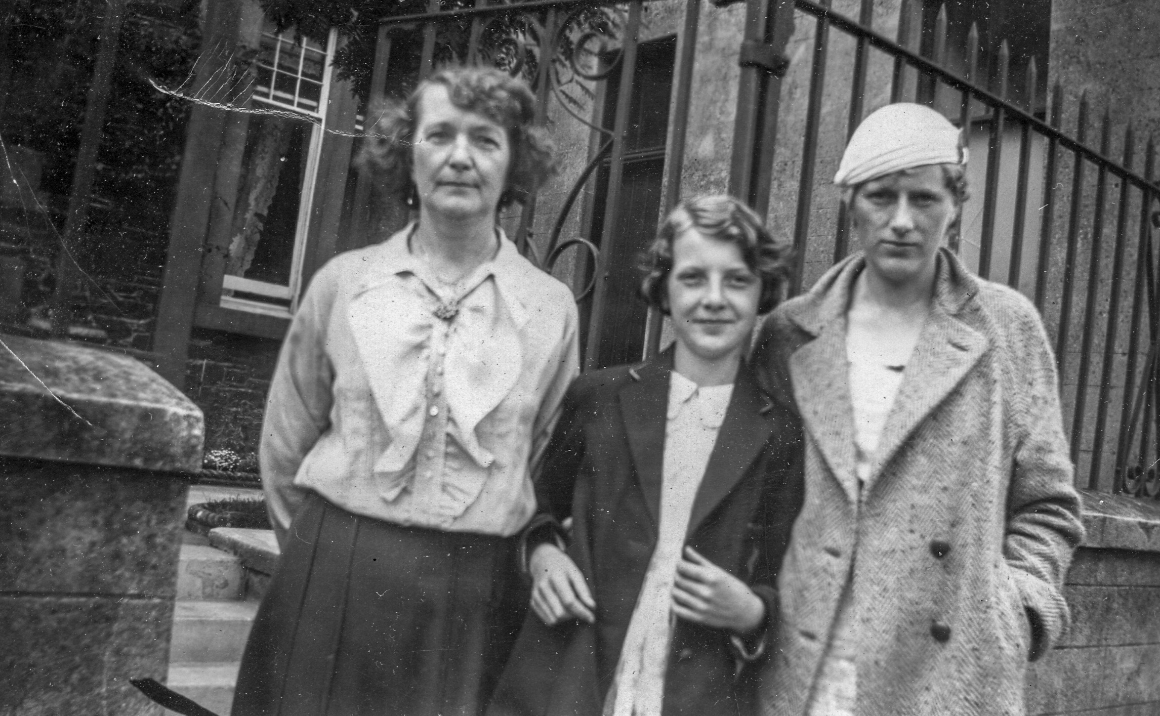 Agnes-Brown-McCulloch-Jen-McCulloch-Jean-Brown-Trapnell-1933