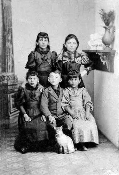 Hershfield kids Eva, Anna, Clara, Harry & Elizabeth