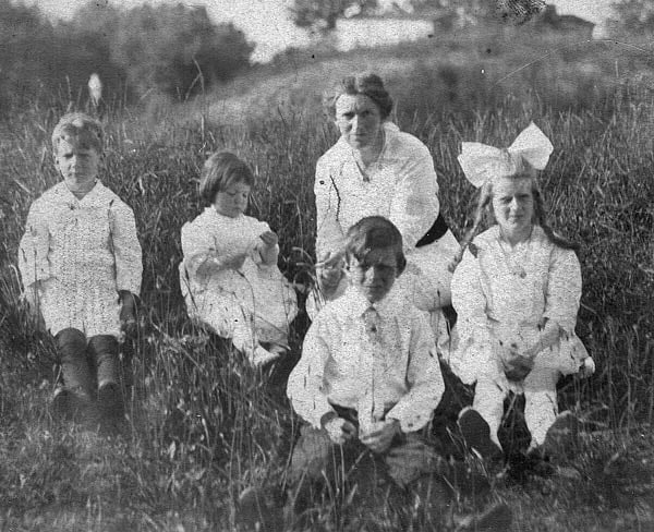 George, Ethel, Isabelle, Jean, and Hugh (front) Brown