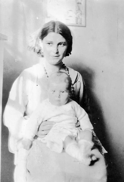 Elizabeth Sheinaus (Scheiner) & Toni Scheiner, late 1930 - eary 1931