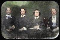 4 women (Graves family)