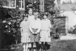 Byrne family abt 1926