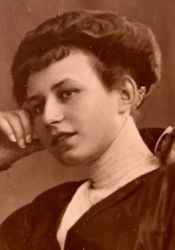 Ingetraude Scharlach (nee Littmann), maternal grandmother of Deborah Henschel Asimov
