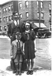 Isaac, Marcia and Stanley Asimov abt. 1934