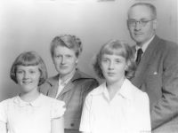 Family: TRAPNELL, Valentine Coles / BROWN, Jean Hamilton Roxburgh